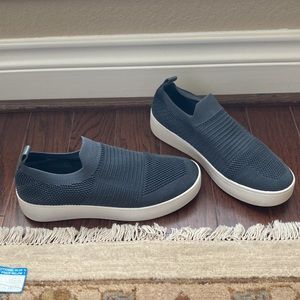 steve madden mesh slip ons